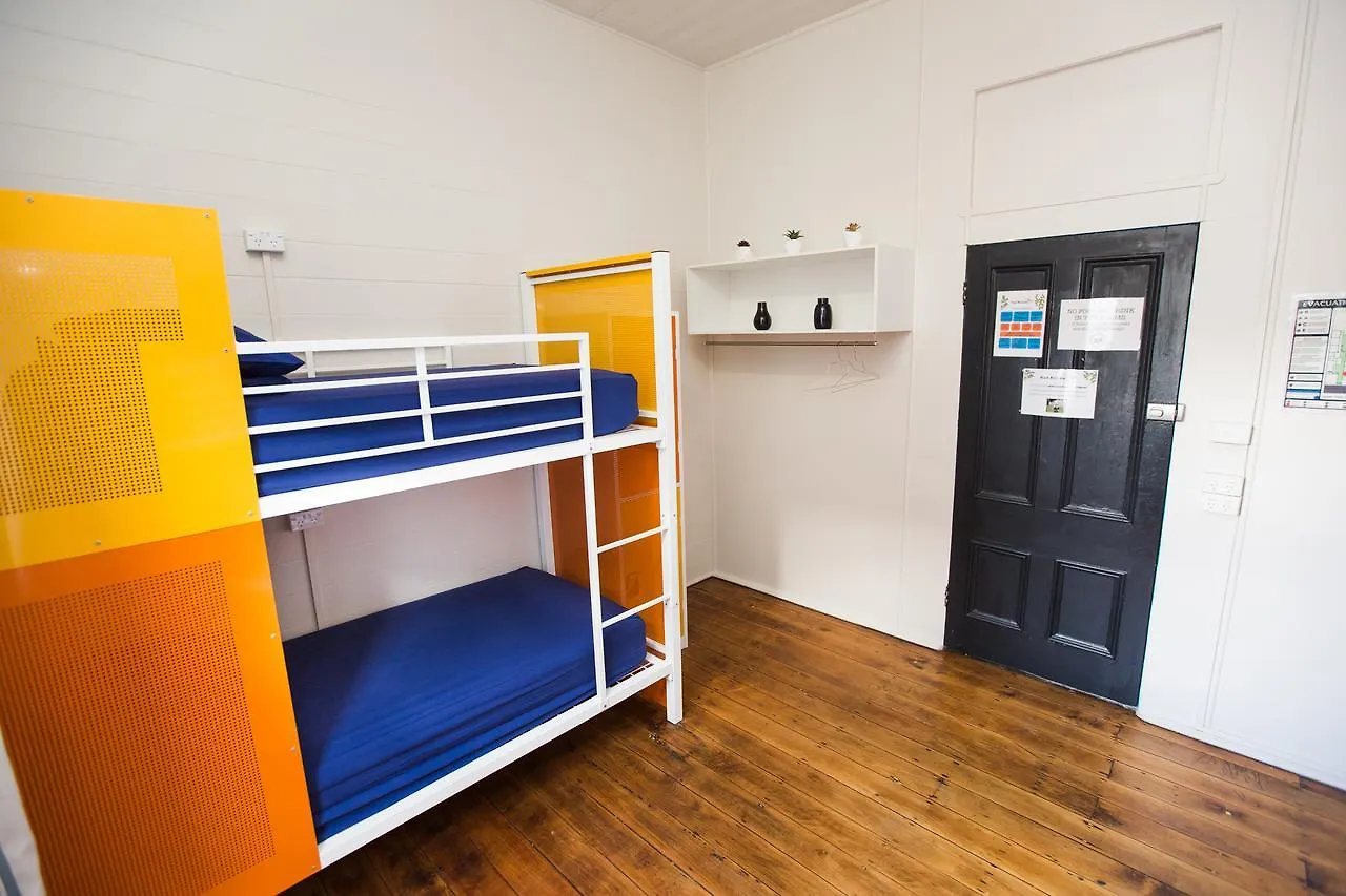 Mad Monkey Central Cairns Hostal